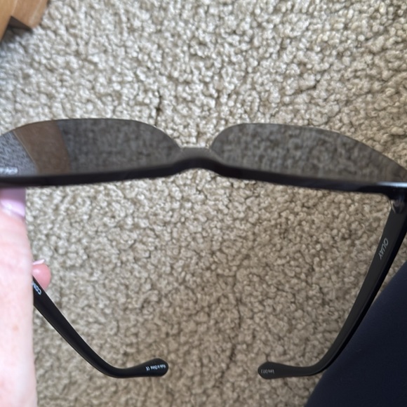Quay Sunglasses - Picture 12 of 13